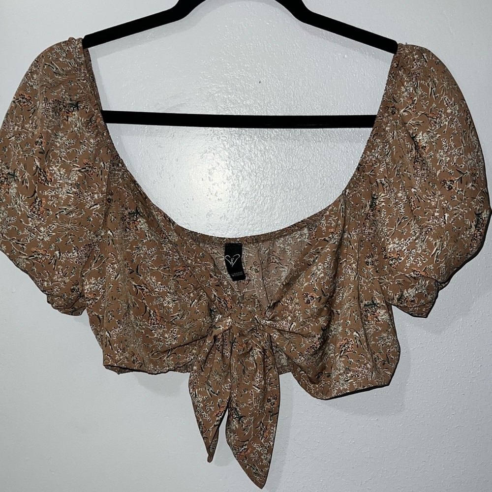Puff crop top